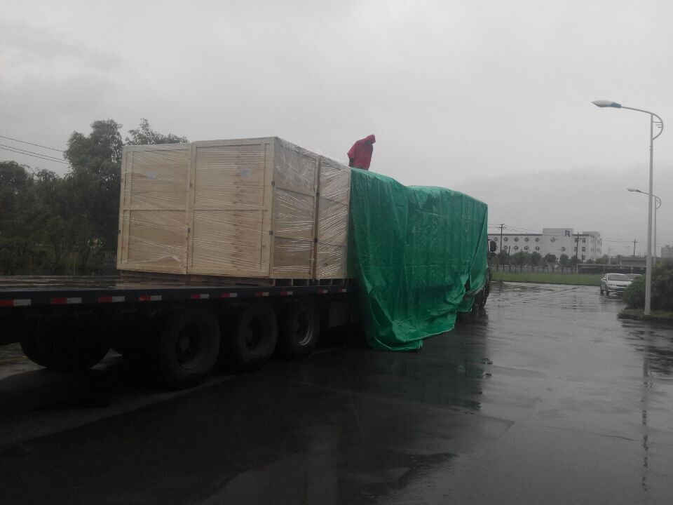 2017年6月北京創(chuàng)聯(lián)匯通電氣-雨中發(fā)貨現(xiàn)場(chǎng)，一直以顧客服務(wù)為較好